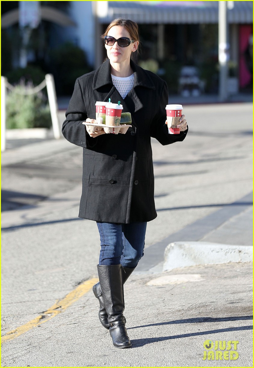 Jennifer Garner is Ready For Christmas! Photo 2779309 Jennifer