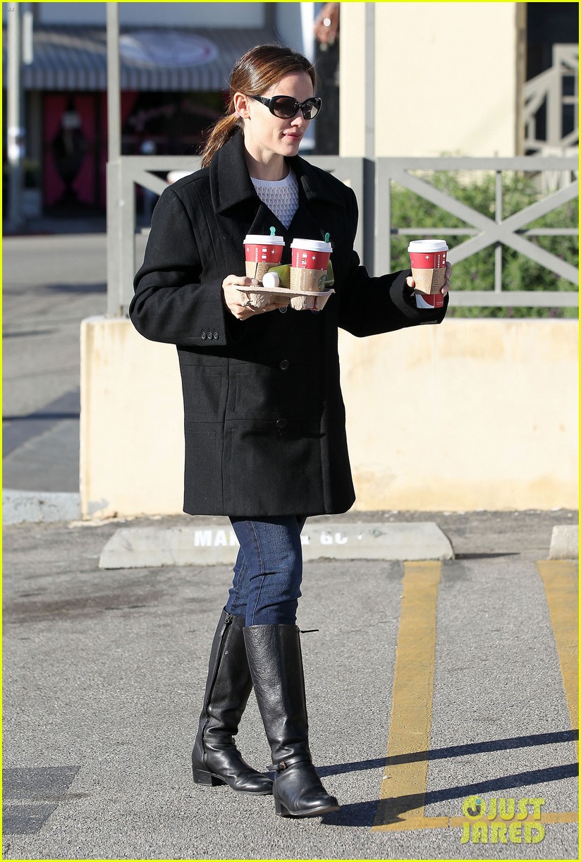 Jennifer Garner is Ready For Christmas! Photo 2779320 Jennifer