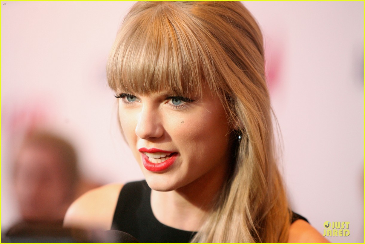 Taylor Swift - Z100&rsquo;s Jingle Ball 2012: Photo 2771542 | Taylor Swift