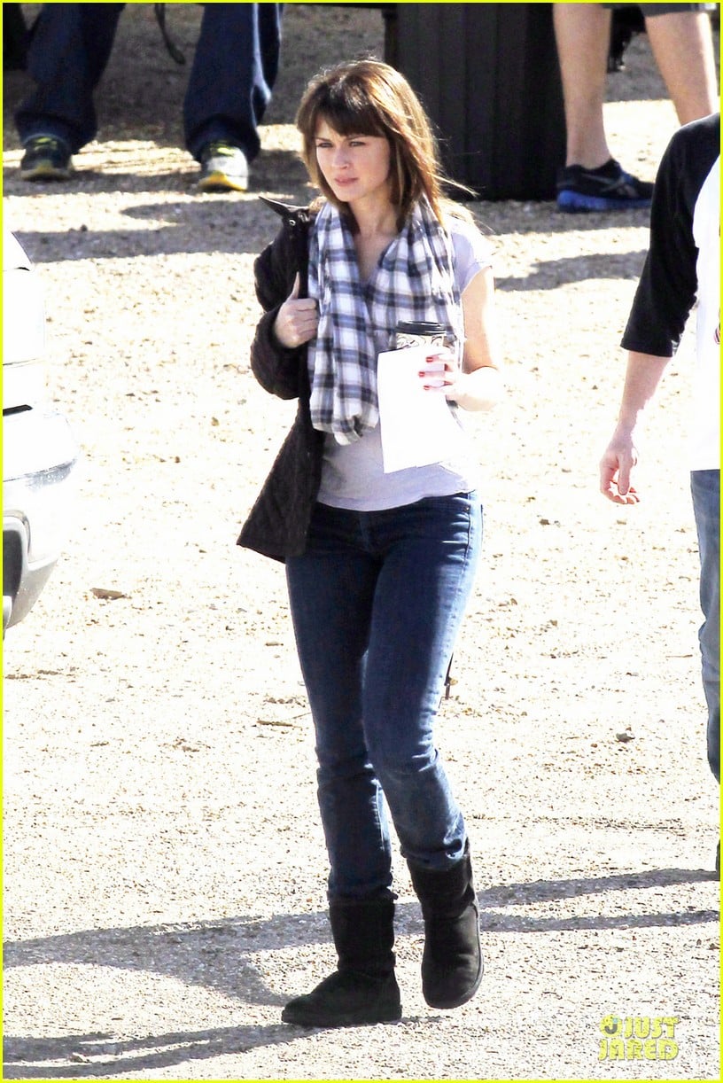 Alexis Bledel 'The Brass Teapot' Trailer Watch Now! Photo 2794823