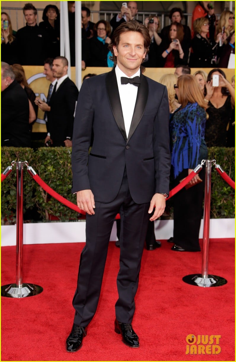 Bradley Cooper SAG Awards 2013 Red Carpet Photo 2799982 Bradley