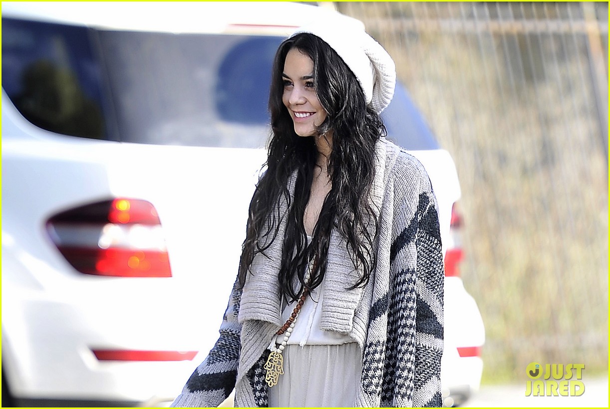 Vanessa Hudgens New Year, New Adventures! Photo 2783879 Austin