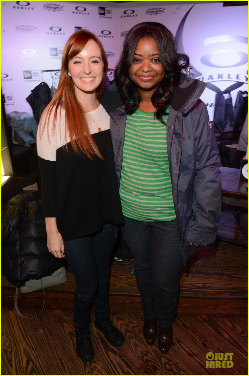 Photo octavia spencer new york cares coat drive supporter at sundance