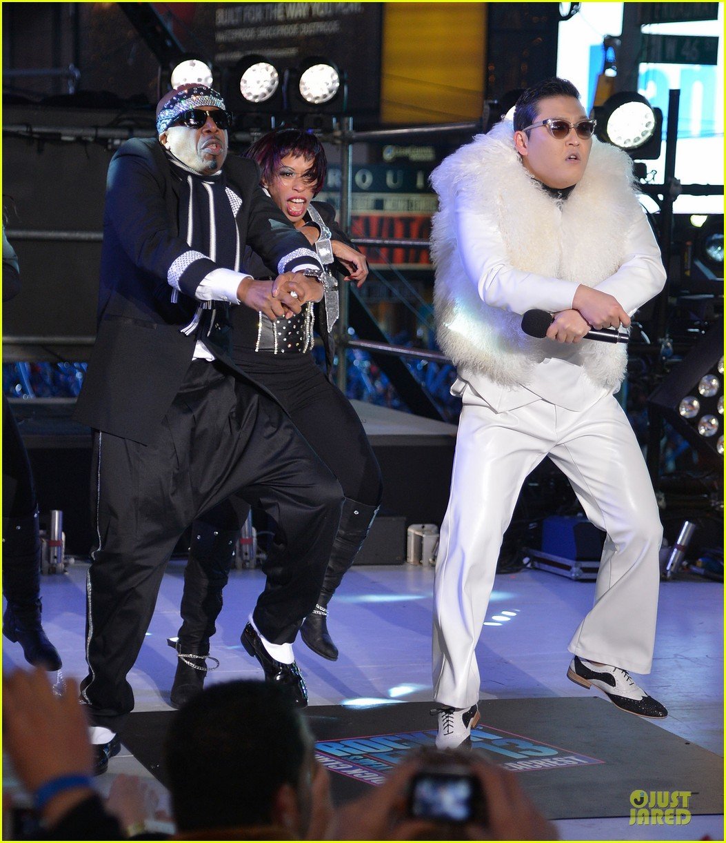 Psy & MC Hammer: 'Dick Clark’s New Year’s Rockin’ Eve with Ryan