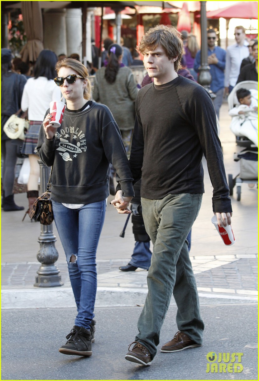 Emma Roberts & Evan Peters: The Grove Couple!: Photo 2799444 | Emma