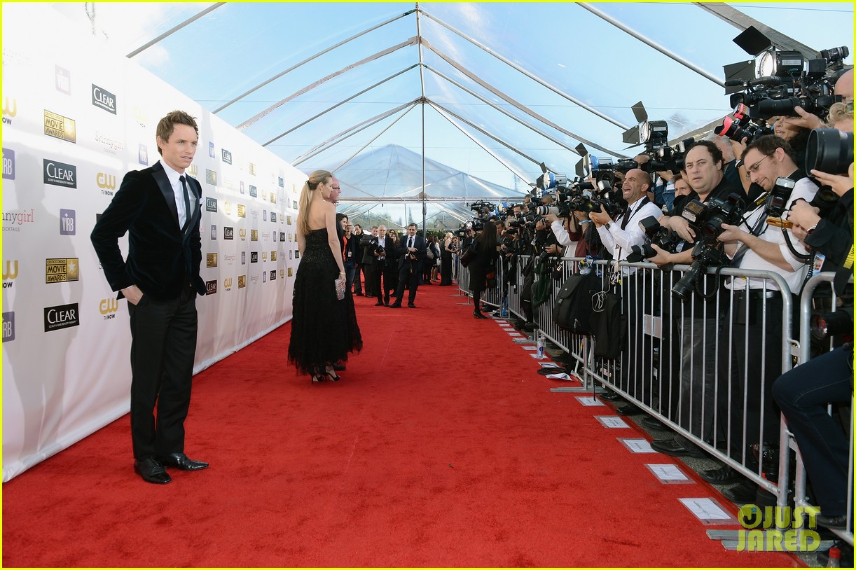 Amanda Seyfried & Eddie Redmayne - Critics' Choice Awards 2013: Photo