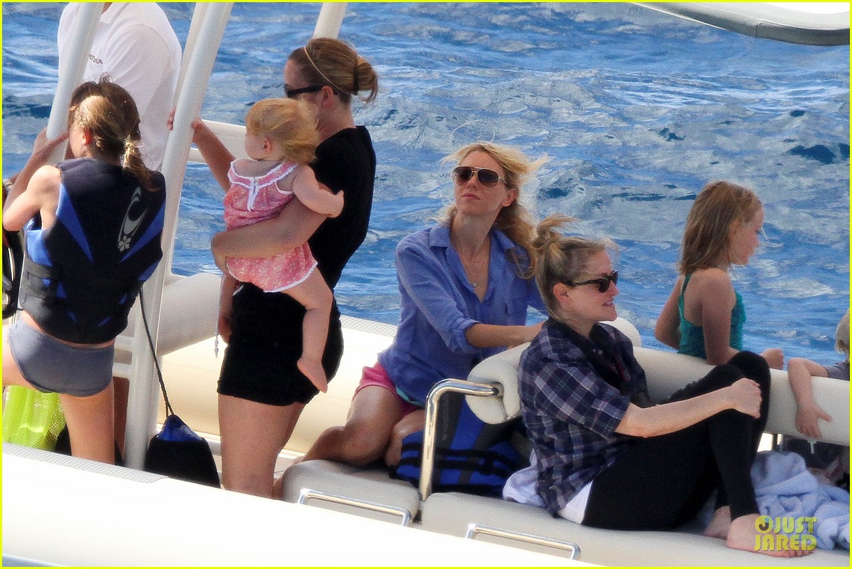 Naomi Watts Boat Ride with Shirtless Liev Schreiber! Photo 2784029