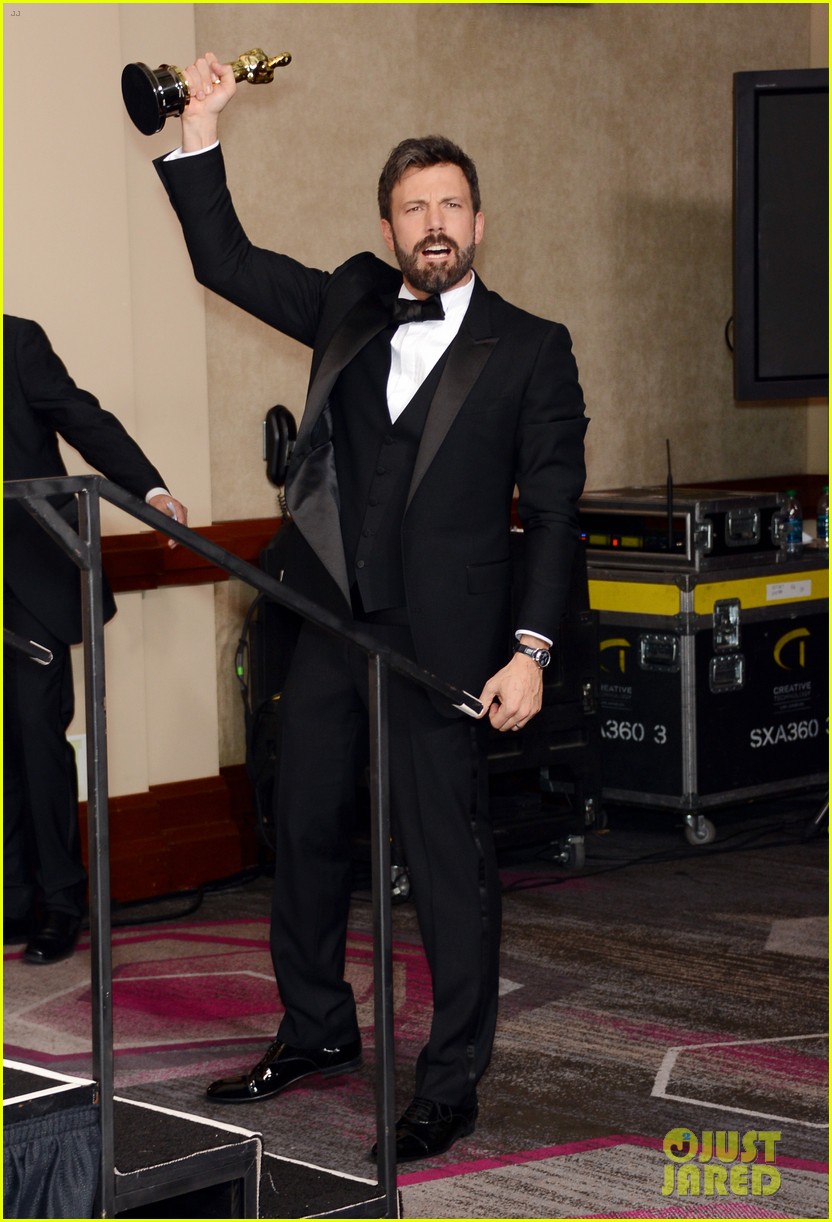 Ben Affleck & Clooney Win Best Picture Oscar 2013 Photo 2819917