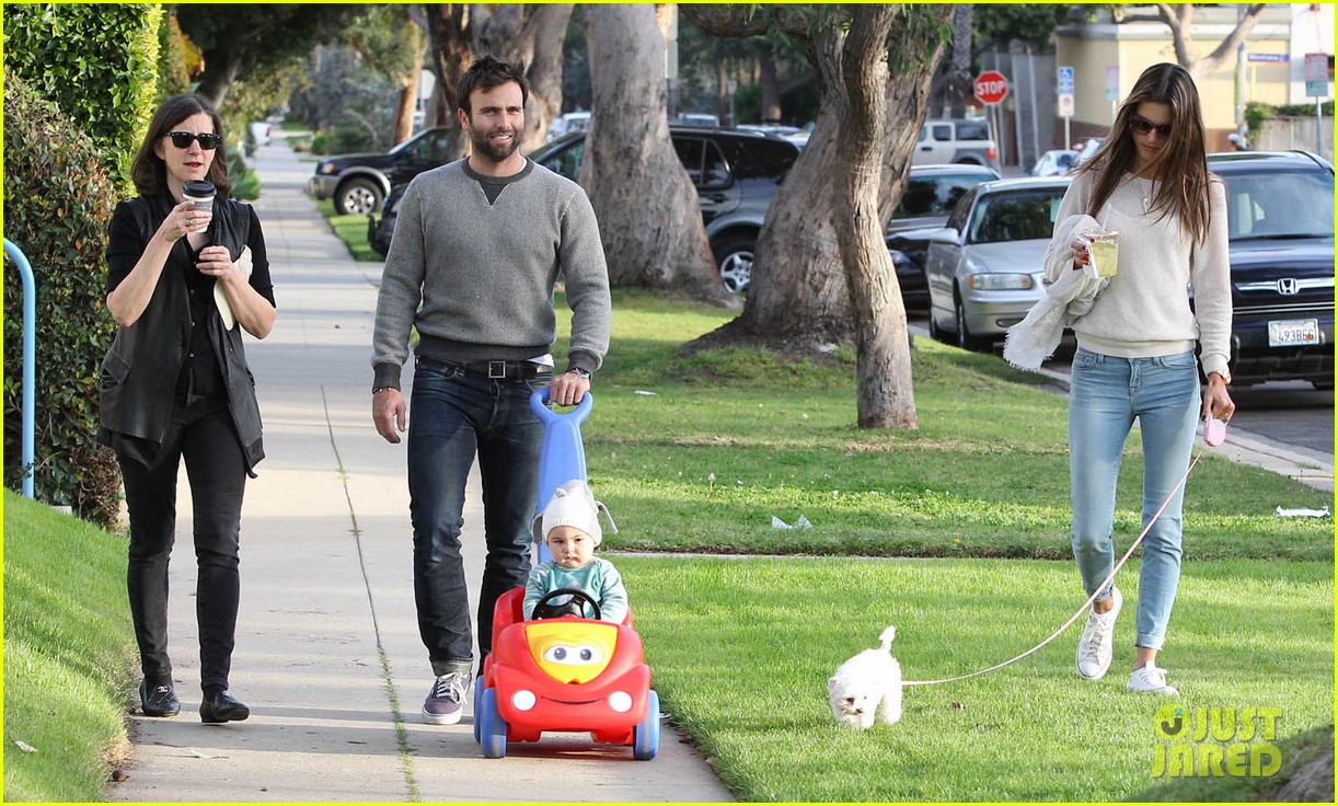 Alessandra Ambrosio & Jamie Mazur: Family Friday Stroll!: Photo 2813692
