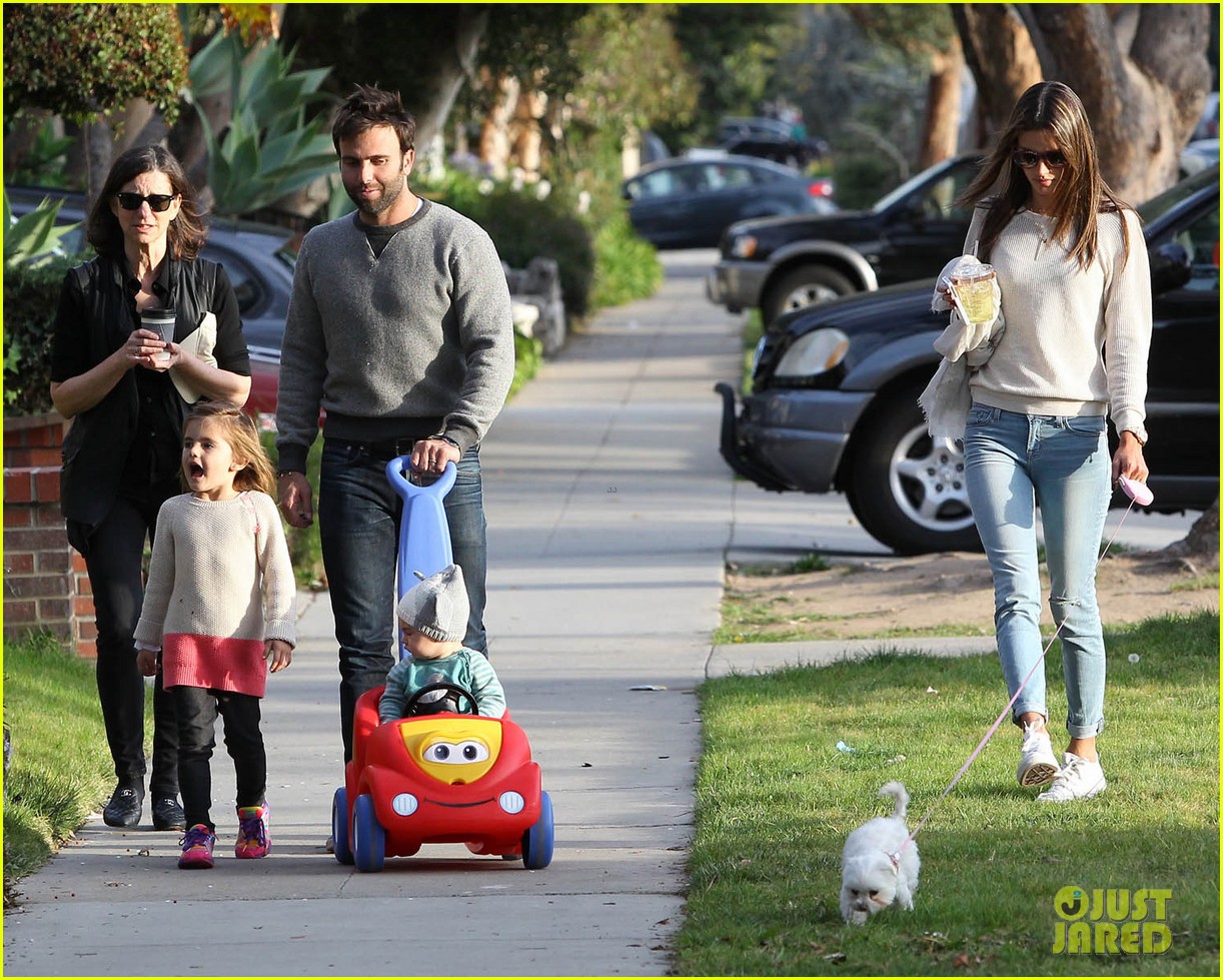 Alessandra Ambrosio & Jamie Mazur: Family Friday Stroll!: Photo 2813697