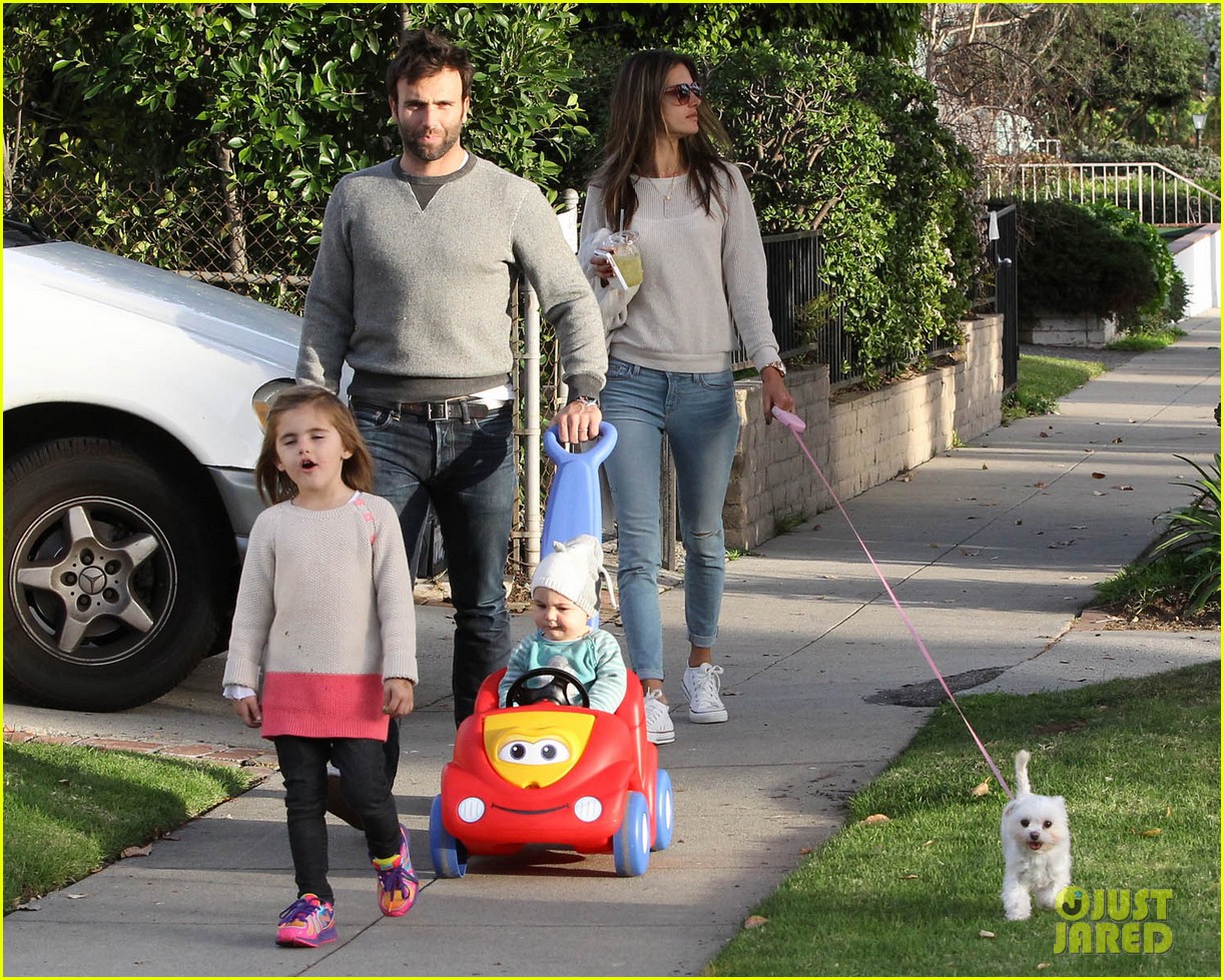 Alessandra Ambrosio & Jamie Mazur: Family Friday Stroll!: Photo 2813699