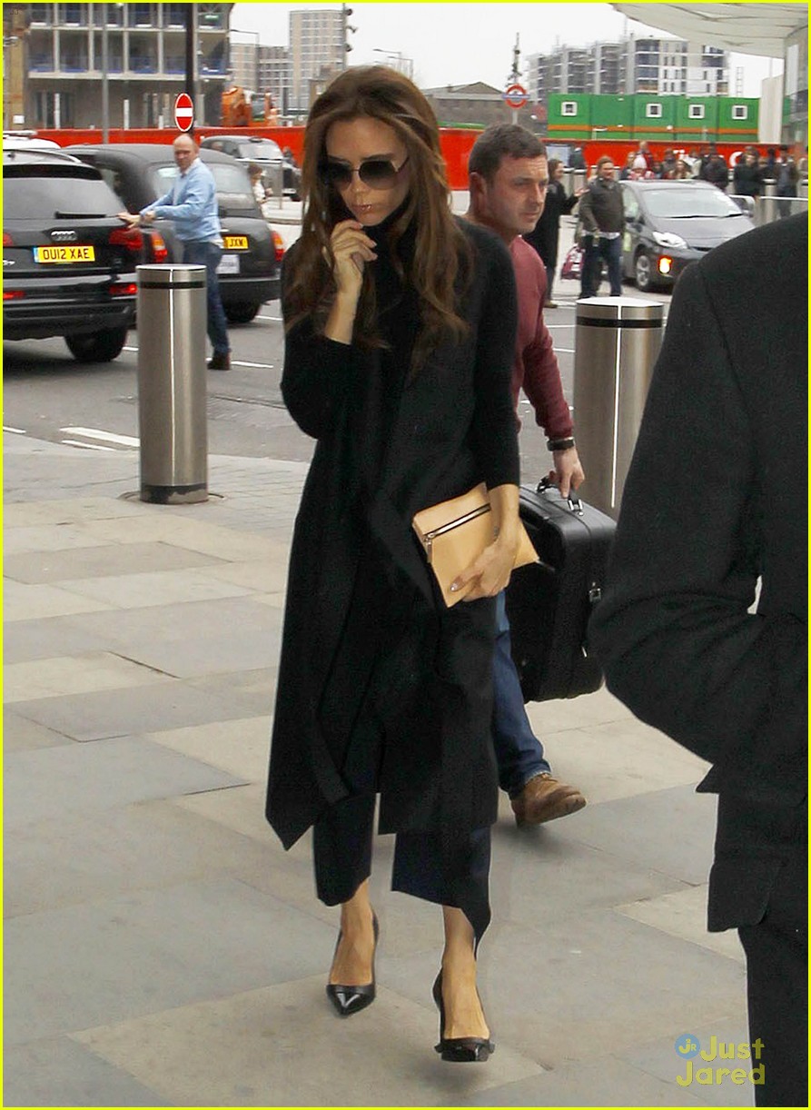 David & Victoria Beckham: Paris Saint-Germain Debut!: Photo 2818774 ...