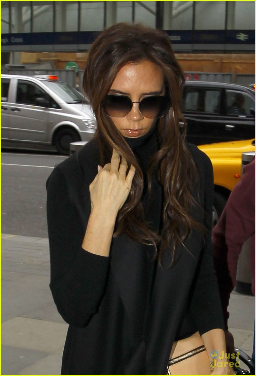 David & Victoria Beckham: Paris Saint-Germain Debut!: Photo 2818776 ...