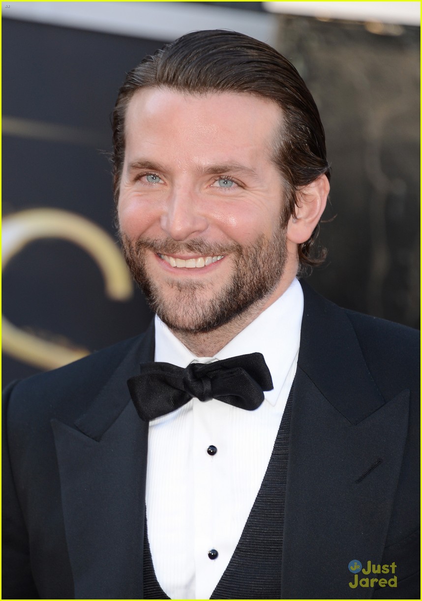 Bradley Cooper Oscars 2013 Red Carpet Photo 2819567 Bradley Cooper