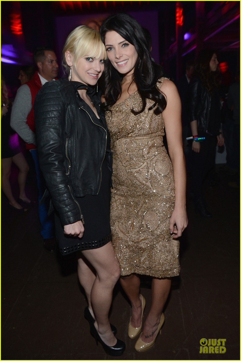 Ashley Greene & Anna Faris: Super Bowl Partying Gals!: Photo 2803270
