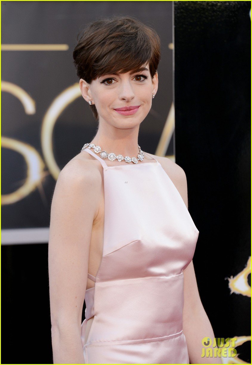 anne hathaway oscars 2013 red carpet 082819076