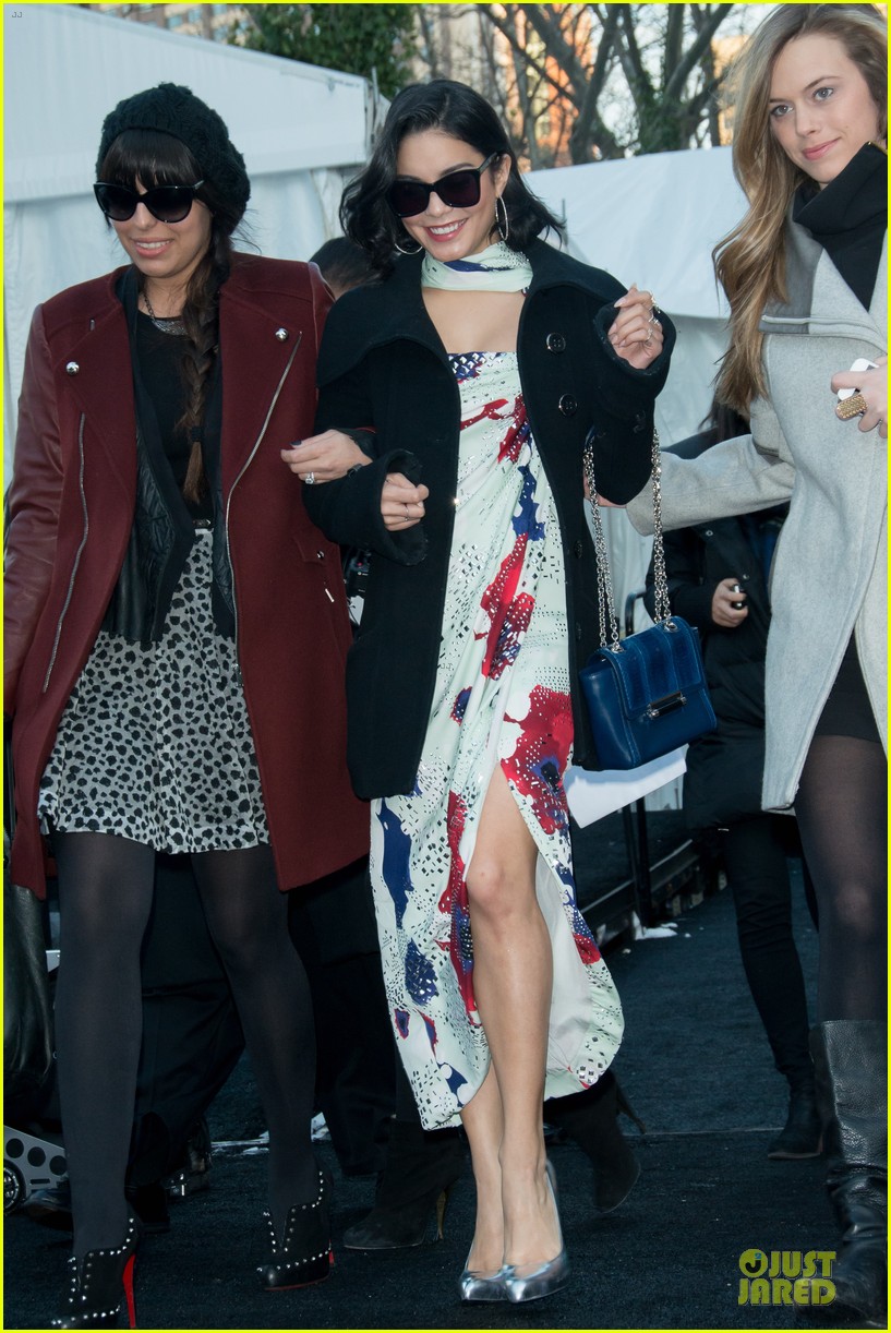Vanessa Hudgens Diane Von Furstenberg Fashion Show! Photo 2809856