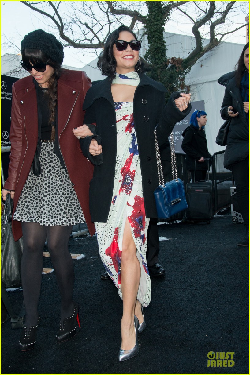Vanessa Hudgens Diane Von Furstenberg Fashion Show! Photo 2809861
