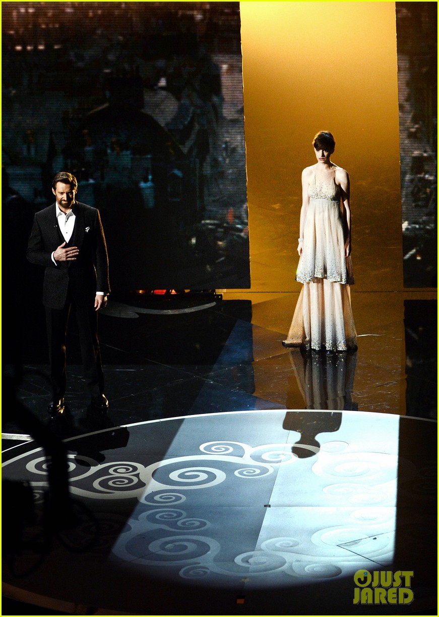 ‘Les Miserables’ Oscars 2013 Performance WATCH NOW! Photo 2819644