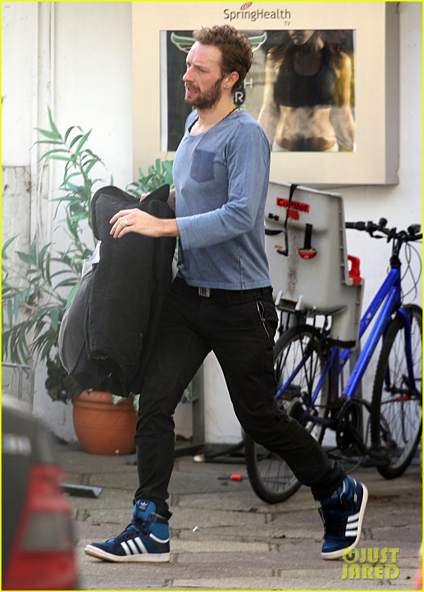 Chris Martin Coldplay's 'Clocks' Crowned 'Greatest Hit' Photo 2804194 Chris Martin Photos