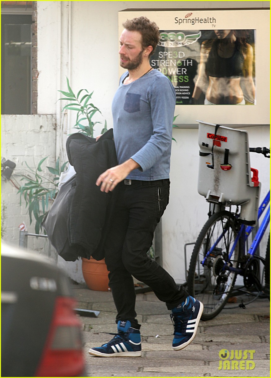 Chris Martin Coldplay's 'Clocks' Crowned 'Greatest Hit' Photo 2804200 Chris Martin Photos