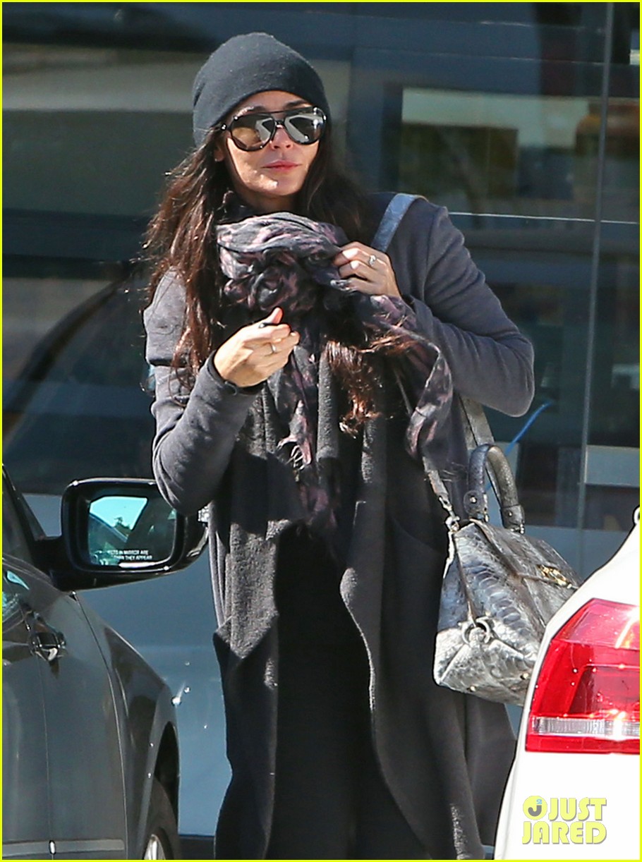 Demi Moore Great Earth Vitamins Visit Photo 2810642 Demi Moore