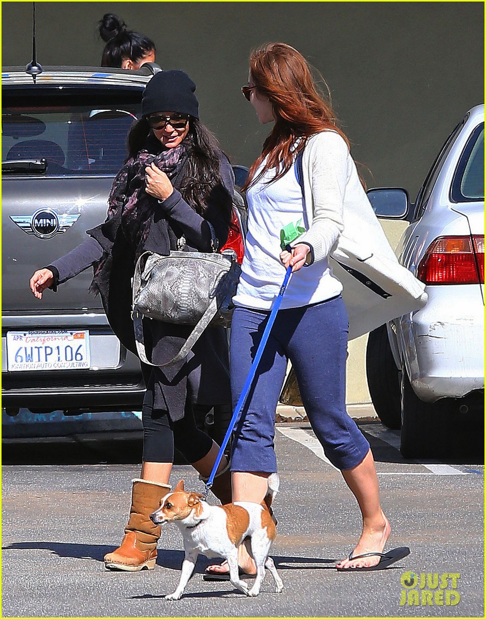 Demi Moore Great Earth Vitamins Visit Photo 2810650 Demi Moore