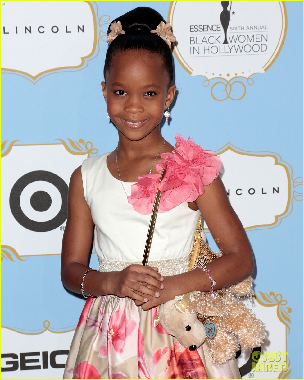 Quvenzhane Wallis Puppy Purse at PreOscars 2013 Events! Photo