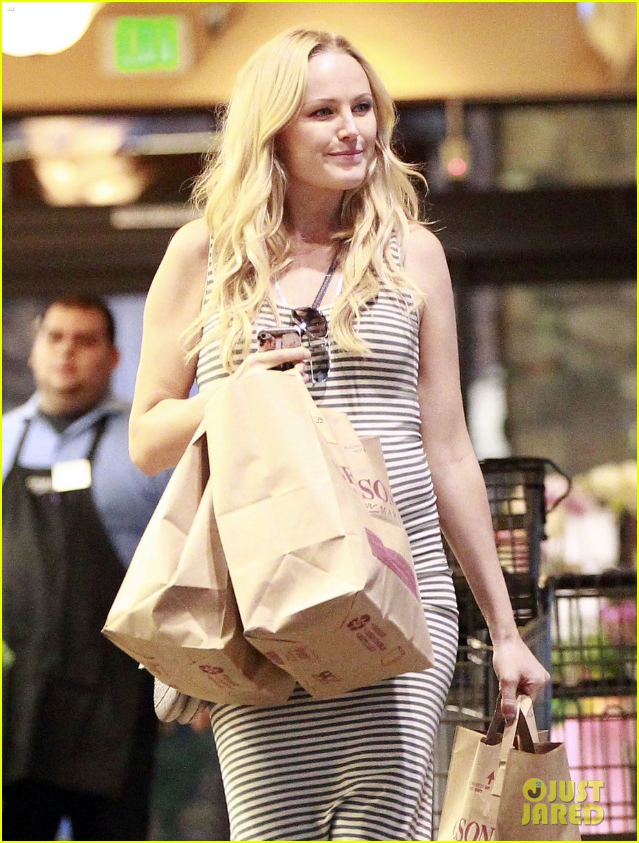 Malin Akerman Flaunts Growing Baby Bump at Lunch: Photo 2823415 | Malin