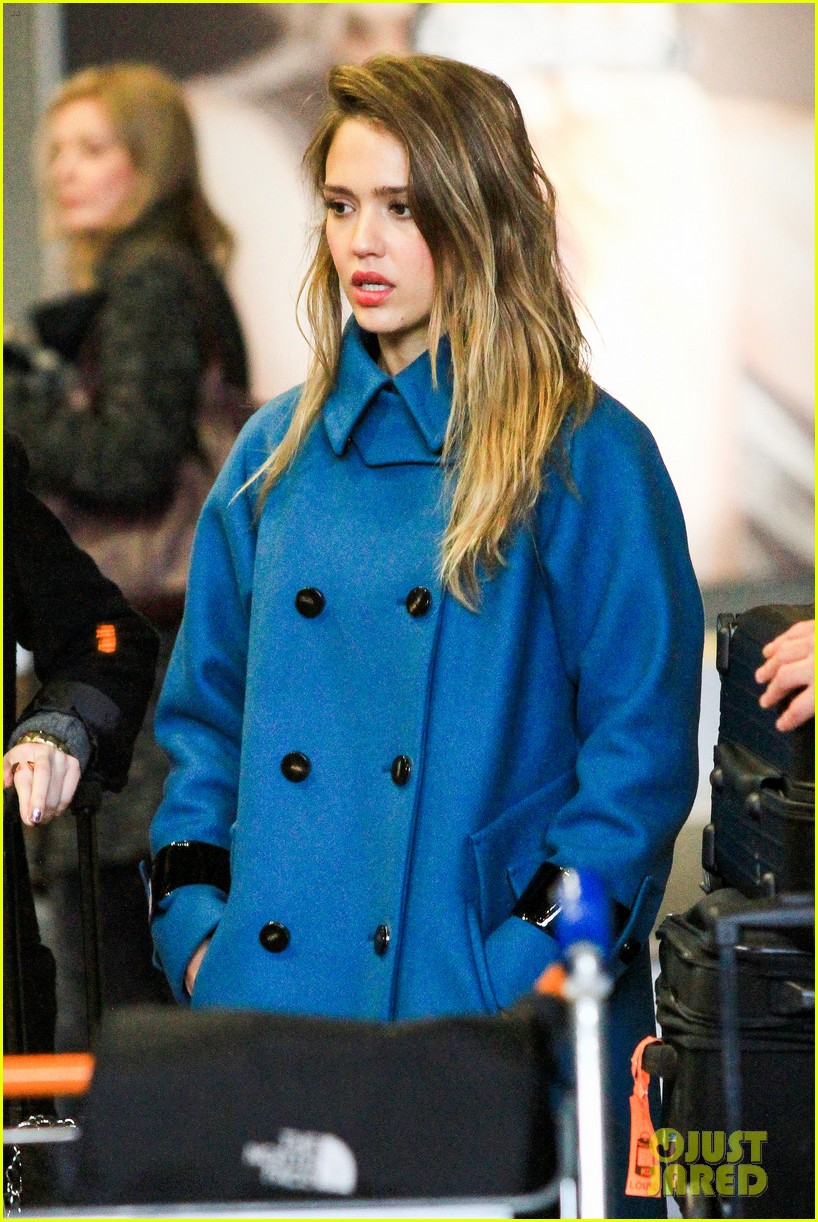 Jessica Alba Paris Arrival with Honor! Photo 2823101 Cash Warren
