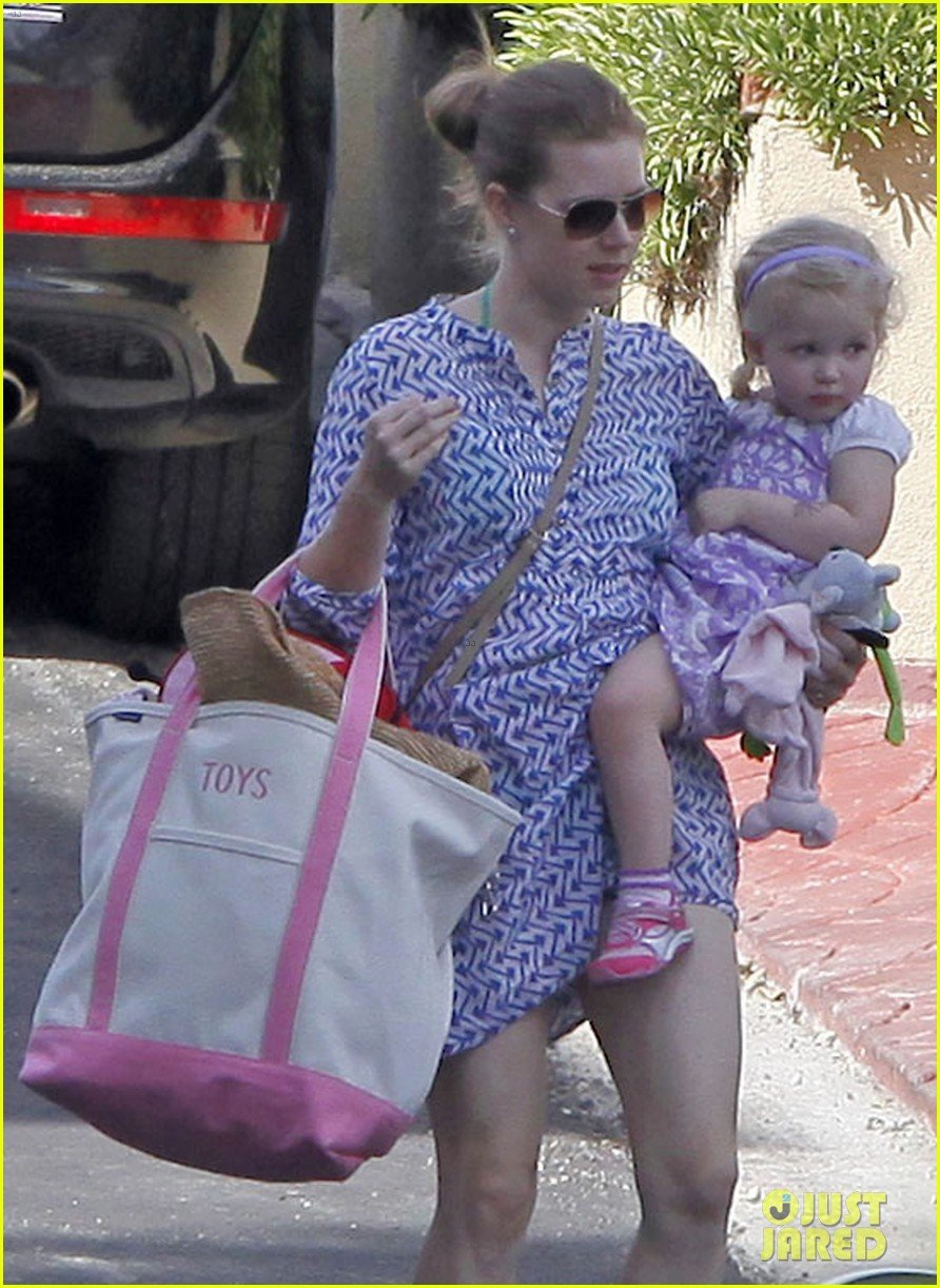 Amy Adams Pool Party with Daughter Aviana! Photo 2824121 Amy Adams