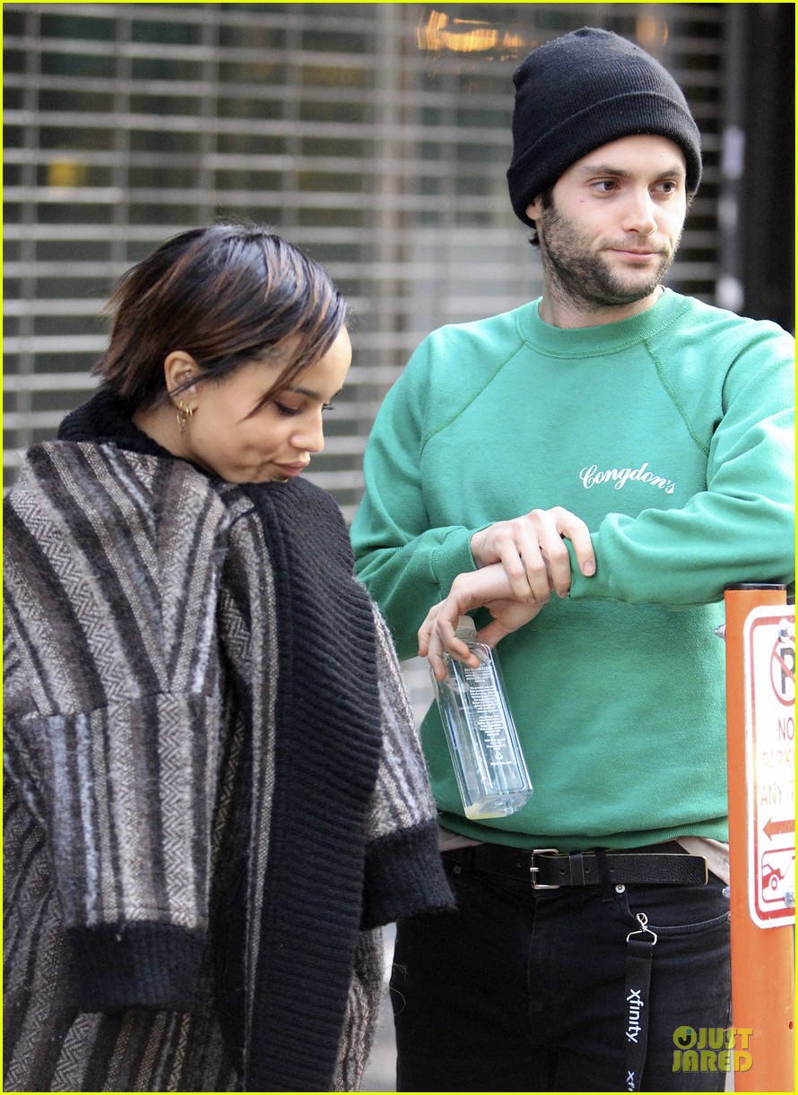 penn badgley zoe kravitz the boy who smells like fish miami premiere photo 2824691 douglas smith penn badgley zoe kravitz pictures just jared