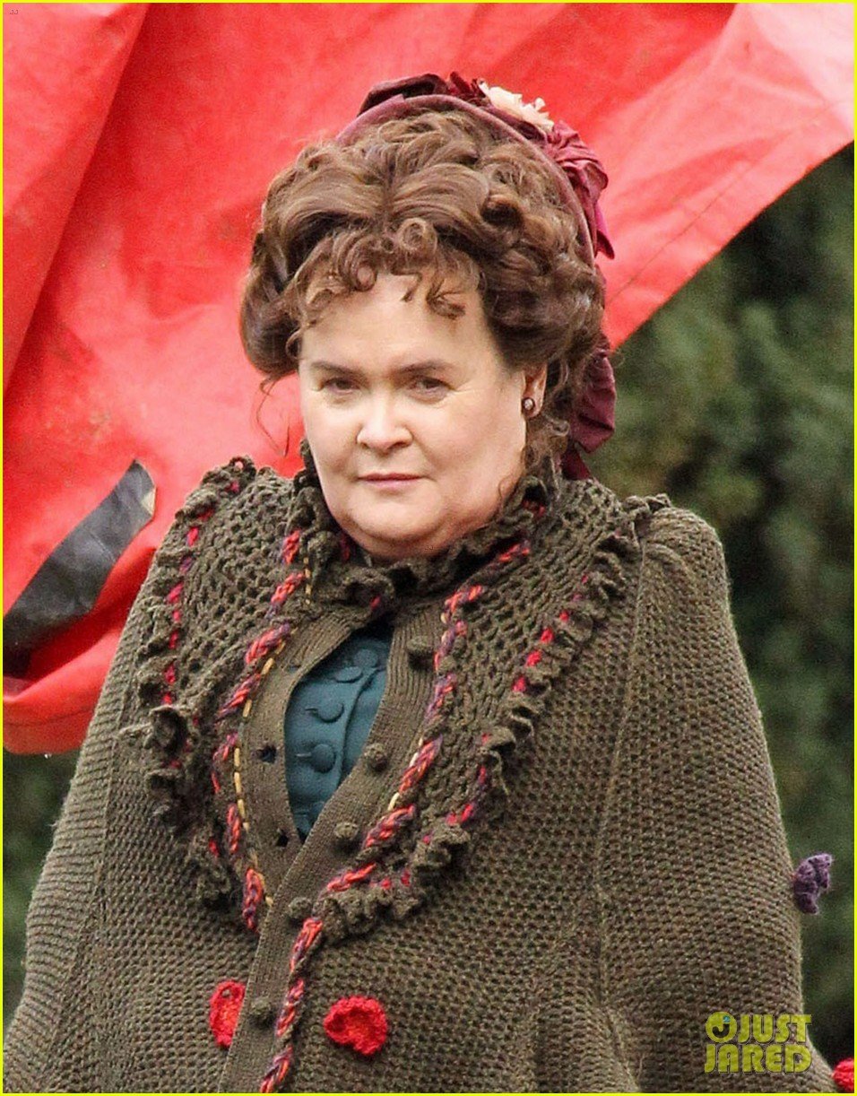 Samantha Barks: 'Christmas Candle' Set with Susan Boyle!: Photo 2823402  Susan Boyle Pictures 