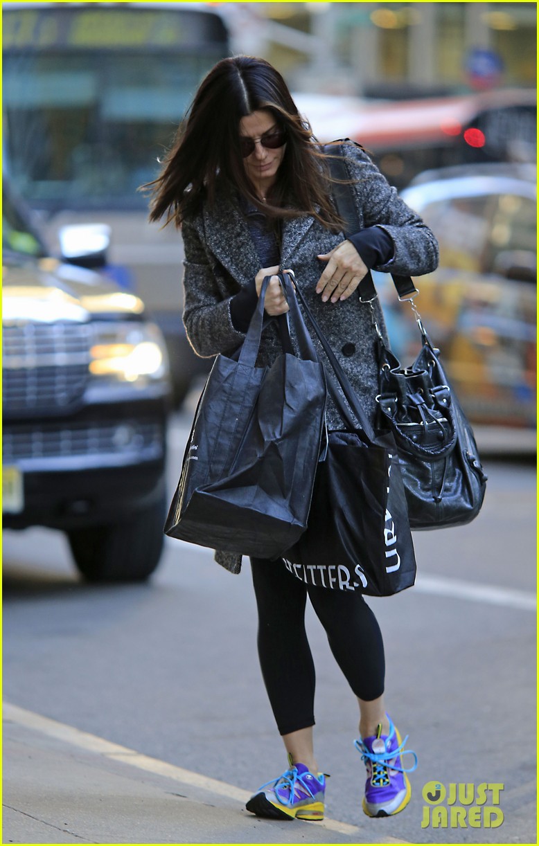 Sandra Bullock & Louis Hello, New York City! Photo 2826056