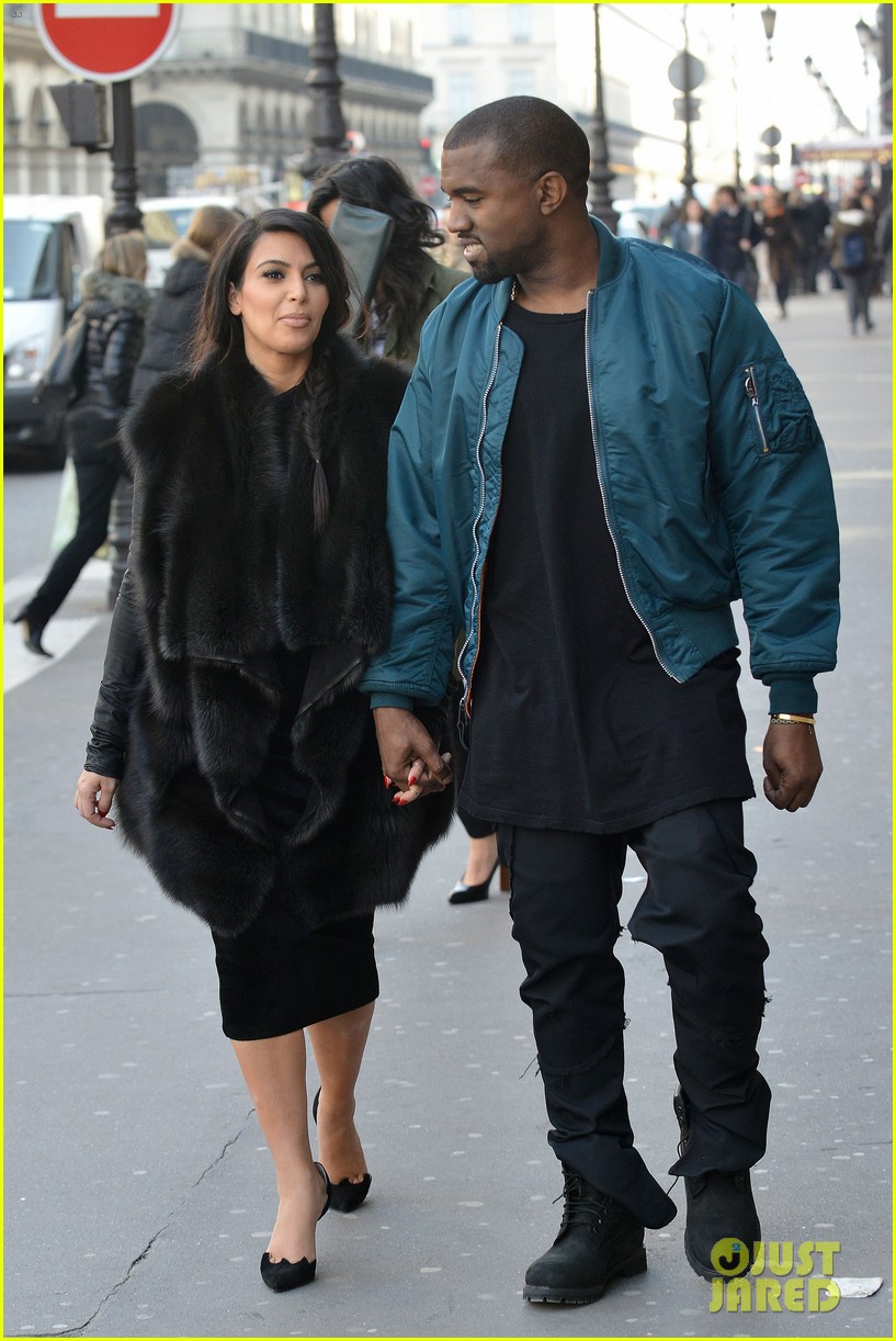 Pregnant Kim Kardashian & Kanye West Palais de Tokyo Visit! Photo(02)