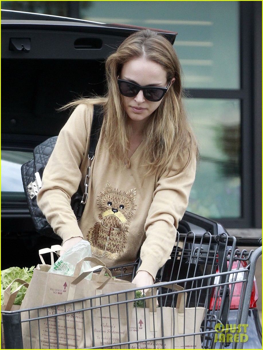 Photo: natalie portman sunday grocery shopping 13 | Photo 2824323