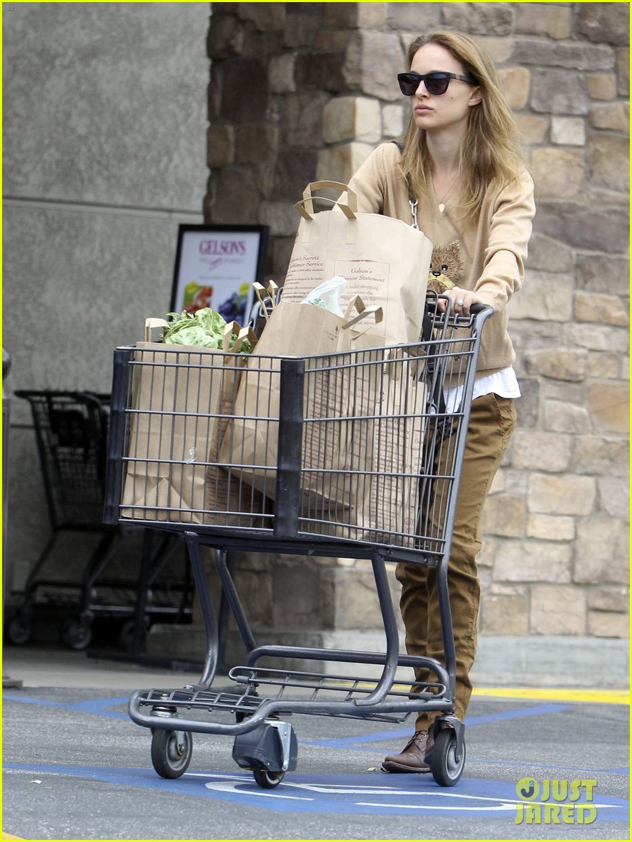 Natalie Portman: Sunday Grocery Shopping!: Photo 2824329 | Natalie
