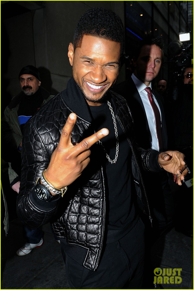 Usher 'The Voice' Season 4 Begins Tonight on NBC! Photo 2837738