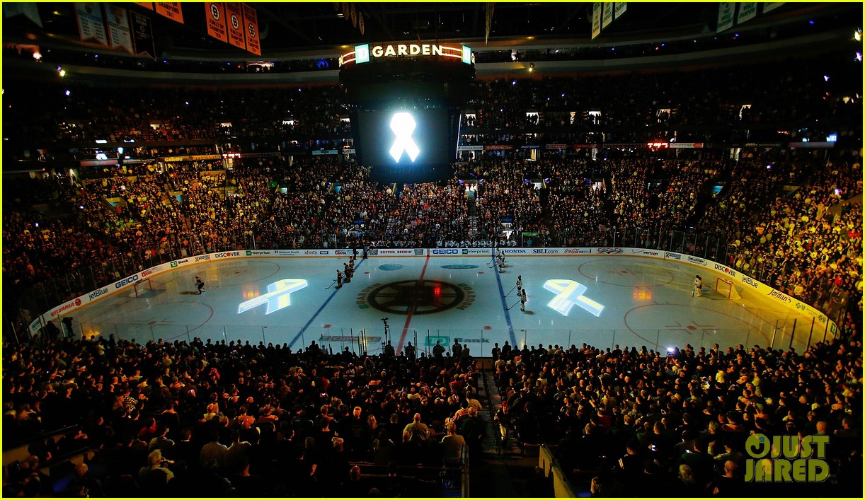 Photo boston bruins national anthem taken over by crowd video 05