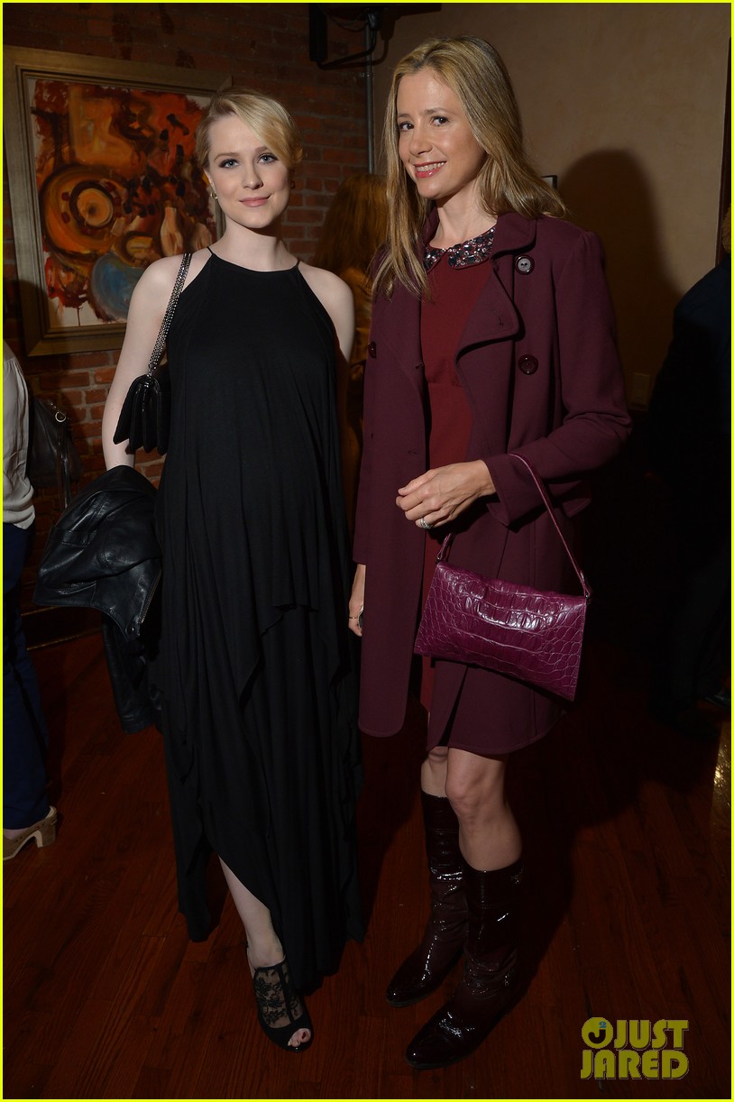 Evan Rachel Wood & Abigail Breslin Tribeca Lunch! Photo