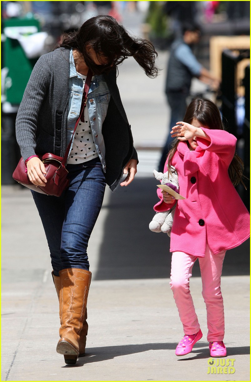 Katie Holmes & Suri Nail Salon After Seventh Birthday Celebration