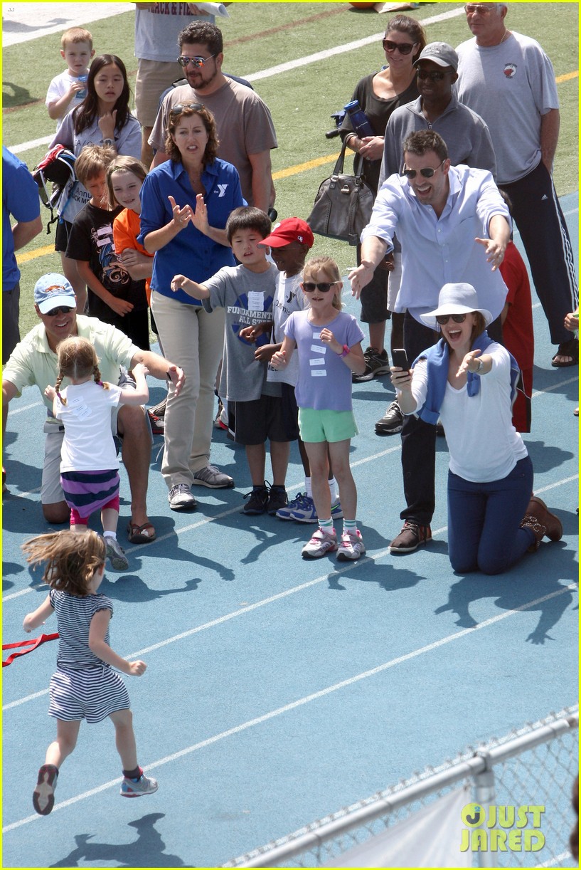 Ben Affleck & Jennifer Garner Track Meet with the Girls! Photo