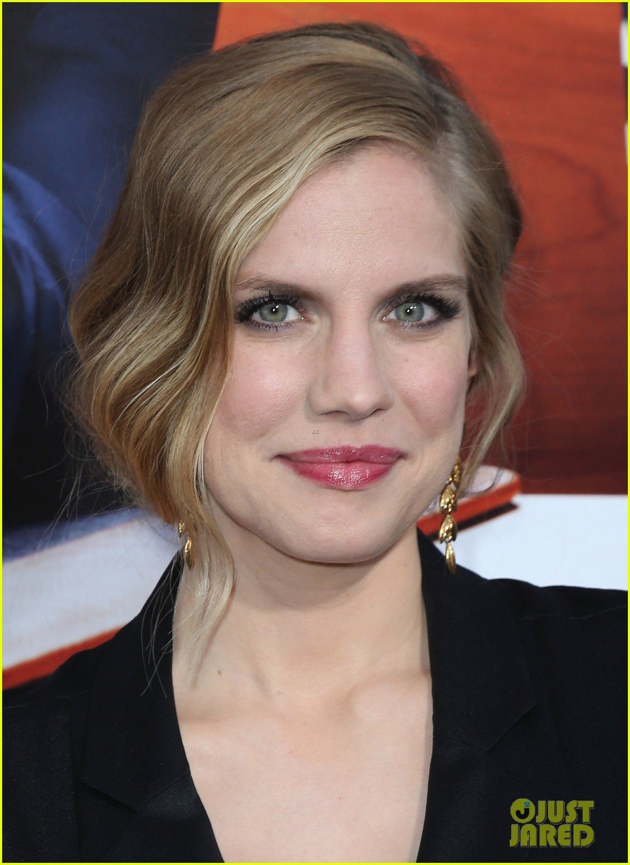Photo: julia louis dreyfus anna chlumsky veep premiere 19 | Photo