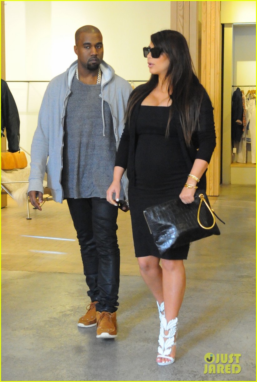 Pregnant Kim Kardashian & Kanye West Reunite in NYC! Photo 2855880
