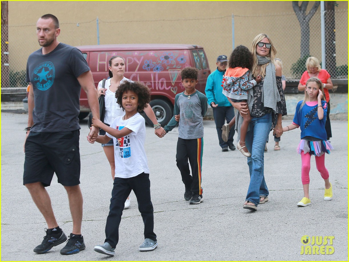 Photo: heidi klum stand up to cancer psa watch now 11 | Photo 2860342