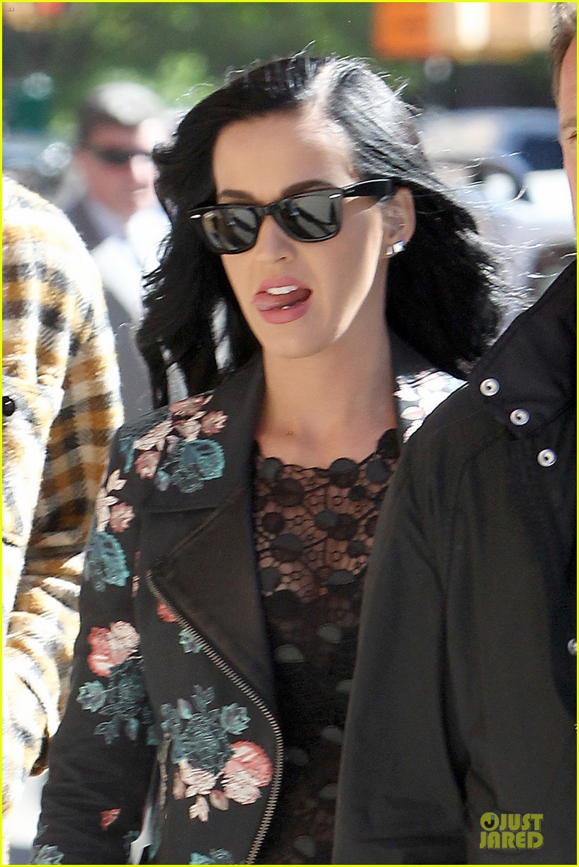 Katy Perry New York Stroll with Johnny Wujek! Photo 2861386 Katy