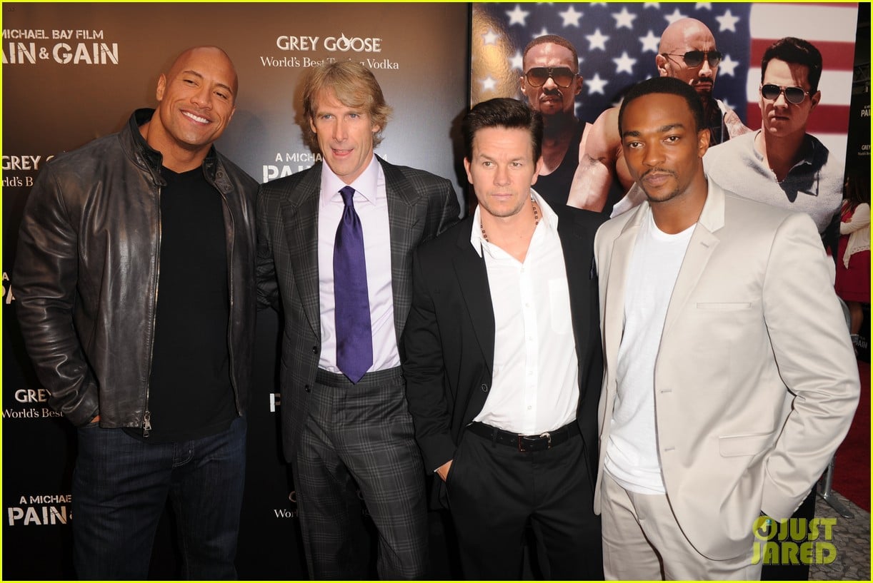 Mark Wahlberg & Dwayne Johnson: 'Pain & Gain' Premiere!: Photo 2848092