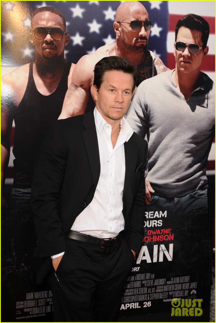 Mark Wahlberg & Dwayne Johnson: 'Pain & Gain' Premiere!: Photo 2848100