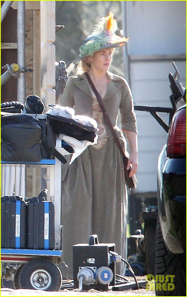 kate winslet period costume on a little chaos set 012857213