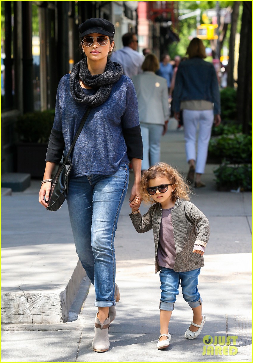 Camila Alves Mother's Day with Vida! Photo 2869394 Camila Alves